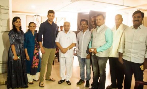 Gujarat Deputy Chief Minister Nitinbhai Patel meets Mahesh Babu and AR Murugadoss at the shooting of Mahesh 23 in Ahmedabad.