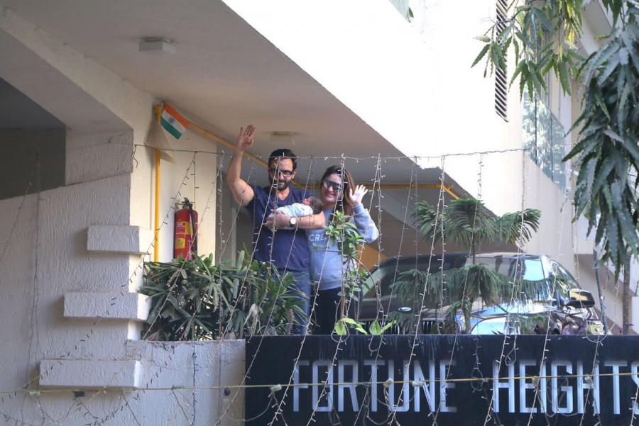 Saif Ali Khan and Kareena Kapoor Khan arrive home with son Taimur Ali Khan. Taimur Ali Khan,Saif Ali Khan and Kareena Kapoor,Saif Ali Khan,Kareena Kapoor,Kareena Kapoor Khan,Kareena Kapoor Khan with his son,Taimur Ali Khan Pataudi,Taimur Ali Khan Pataudi pics,Taimur Ali Khan Pataudi images,Taimur Ali Khan Pataudi photos,Taimur Al