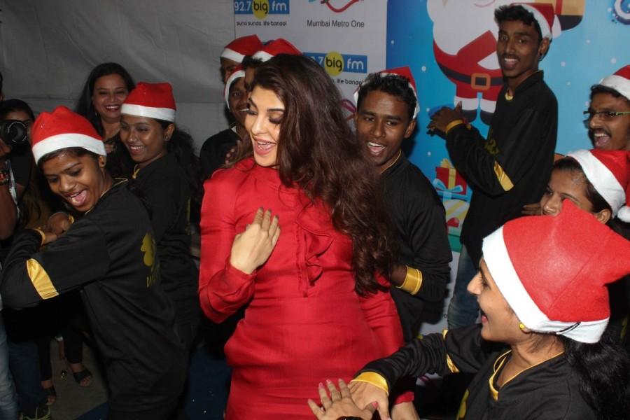 Jacqueline Fernandez has entertained the audiences through the year by delivering back to back hits. She has hit a hattrick this year with her movies, which have entralled the audiences by providing full on entertainment. Jacqueline Fernandez,actress Jacqueline Fernandez,Jacqueline Fernandez celebrates Christmas,Christmas,Christmas celebrations,Christmas celebrations 2016,Angel Xpress Foundation,Bollywood actress Jacqueline Fernandez,Jacqueline Fernandez pics,Jacqueline Fe