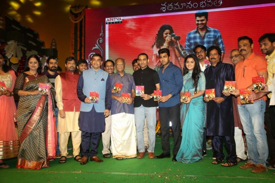 Telugu movie Shatamanam Bhavati audio launch held at Hyderabad.The film features Sharwanand and Anupama Parameswaran in the lead role, while Prakash Raj and Jayasudha are in the supporting characters. Sharwanand,Anupama Parameswaran,Shatamanam Bhavati audio launch,Shatamanam Bhavati audio,Shatamanam Bhavati music,Shatamanam Bhavati audio launch pics,Shatamanam Bhavati audio launch images,Shatamanam Bhavati audio launch photos,Shatamanam Bhavati audio l