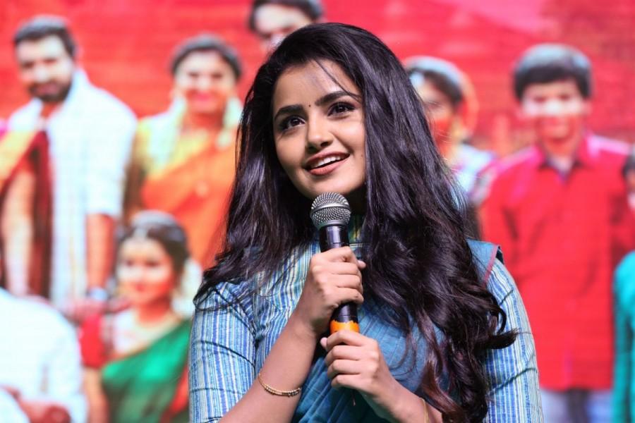 Telugu movie Shatamanam Bhavati audio launch held at Hyderabad.The film features Sharwanand and Anupama Parameswaran in the lead role, while Prakash Raj and Jayasudha are in the supporting characters. Sharwanand,Anupama Parameswaran,Shatamanam Bhavati audio launch,Shatamanam Bhavati audio,Shatamanam Bhavati music,Shatamanam Bhavati audio launch pics,Shatamanam Bhavati audio launch images,Shatamanam Bhavati audio launch photos,Shatamanam Bhavati audio l