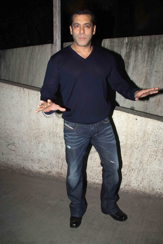 Bollywood actor Salman Khan at Aamir Khan's Dangal special screening. Salman Khan,Aamir Khan,Dangal special screening,Dangal special screening pics,Salman Khan at Dangal special screening,Dangal special screening images,Dangal special screening photos,Dangal special screening stills,Dangal special screening pictures