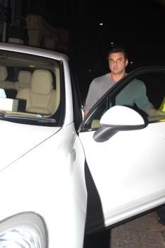 Bollywood celebs like Sohail Khan, Alvira Khan and other spotted at Bandra.