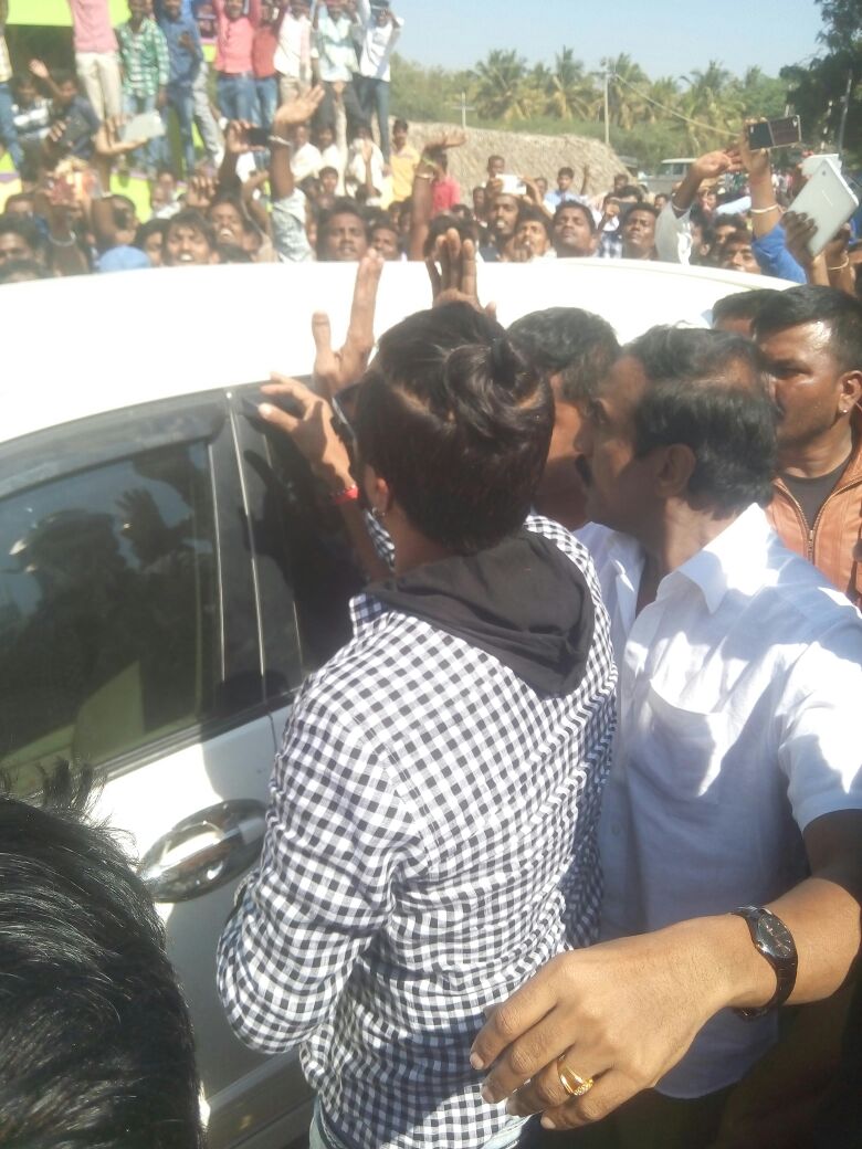 Kannada movie Hebbuli audio launch event held today at Davangere. Actor Kiccha Sudeep graced the event. Sudeep,Kiccha Sudeep,Hebbuli audio launch,Hebbuli,Hebbuli music,Hebbuli audio,Hebbuli audio launch pics,Hebbuli audio launch images,Hebbuli audio launch photos,Hebbuli audio launch stills,Hebbuli audio launch pictures,Ravichandran