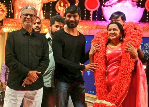 Chennaiyil Thiruvaiyaru Season 12 Day 8 (25rd Dec) event in Chennai. Celebs like Dhanush, S.A. Chandrasekar and others graced the event.