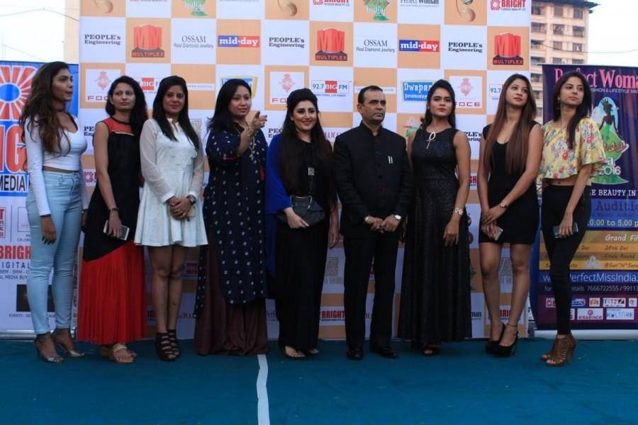 Yogesh Lakhani, CMD, Bright Outdoor Media and fashion designer Archana Kochhar along with the contestants during a press meet of Bright Perfect Miss India, Beauty Pageant in Mumbai, on Dec 24, 2016. Yogesh Lakhani,CMD,Bright Outdoor Media,fashion designer Archana Kochhar,Bright Perfect Miss,Beauty Pageant,fashion Show