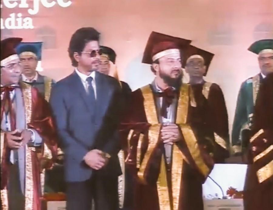 MANUU Chancellor Zafar Sareshwala conferred him with the degree at the sixth convocation of the varsity. Clad in a graduation gown and sporting sunglasses, Shah Rukh received the honorary doctorate amid a thunderous applause by the students. Shahrukh Khan,SRK,Shahrukh Khan receives Doctorate,SRK receives Doctorate,Maulana Azad University,Maulana Azad National Urdu University