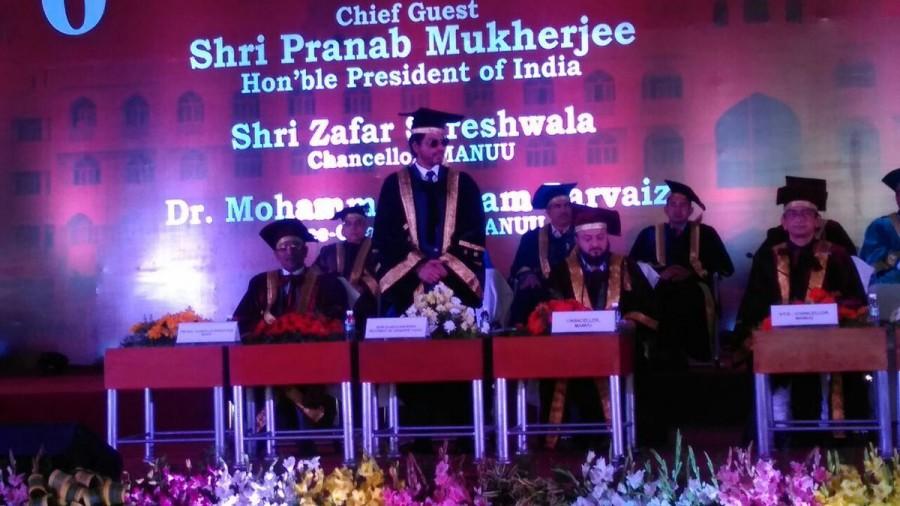 In his brief acceptance remarks, Shah Rukh thanked the university for the honour. He said his parents would have been happy to see the moment, especially since he was receiving the honour in the birthplace of his mother. Shahrukh Khan,SRK,Shahrukh Khan receives Doctorate,SRK receives Doctorate,Maulana Azad University,Maulana Azad National Urdu University