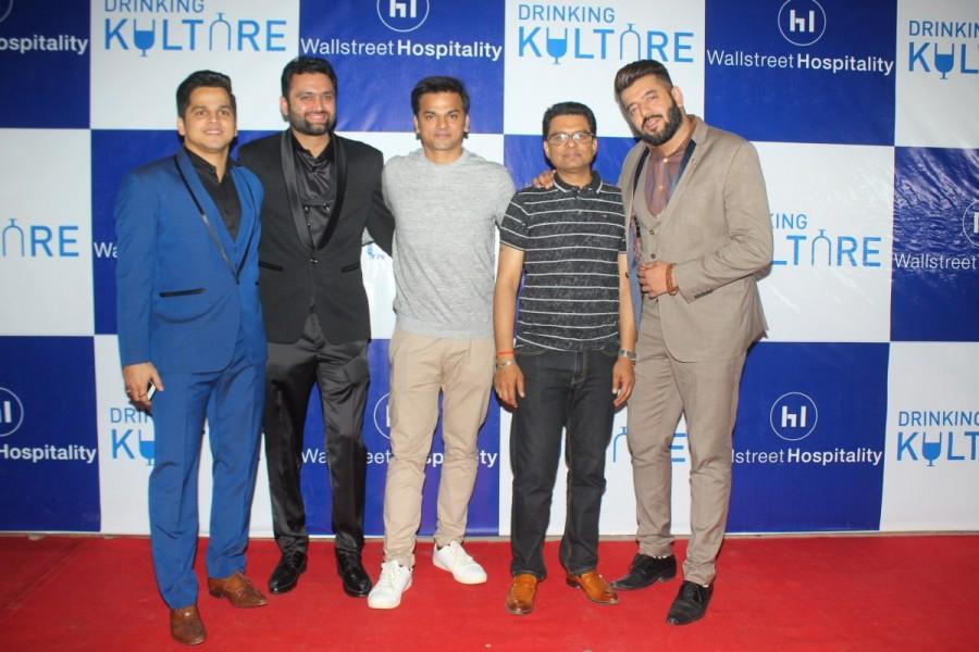 The impeccable night saw the very fashionable domiciles of Mumbai and amongst those some of the regular faces of the social circuit like Ankita Srivastava, Vikas Verma, Prashant Virender Sharma, DJ Sheizwood, Smita Gondkar, Shweta Khanduri, Jyoti Saxena, Avinash Wadhawan was witnessed grooving to great music & having a smashing time. Ankita Srivastava,Vikas Verma,Prashant Virender Sharma,DJ Sheizwood,Smita Gondkar,Shweta Khanduri,Jyoti Saxena,Avinash Wadhawa,Lost Stories,Drinking Kulture