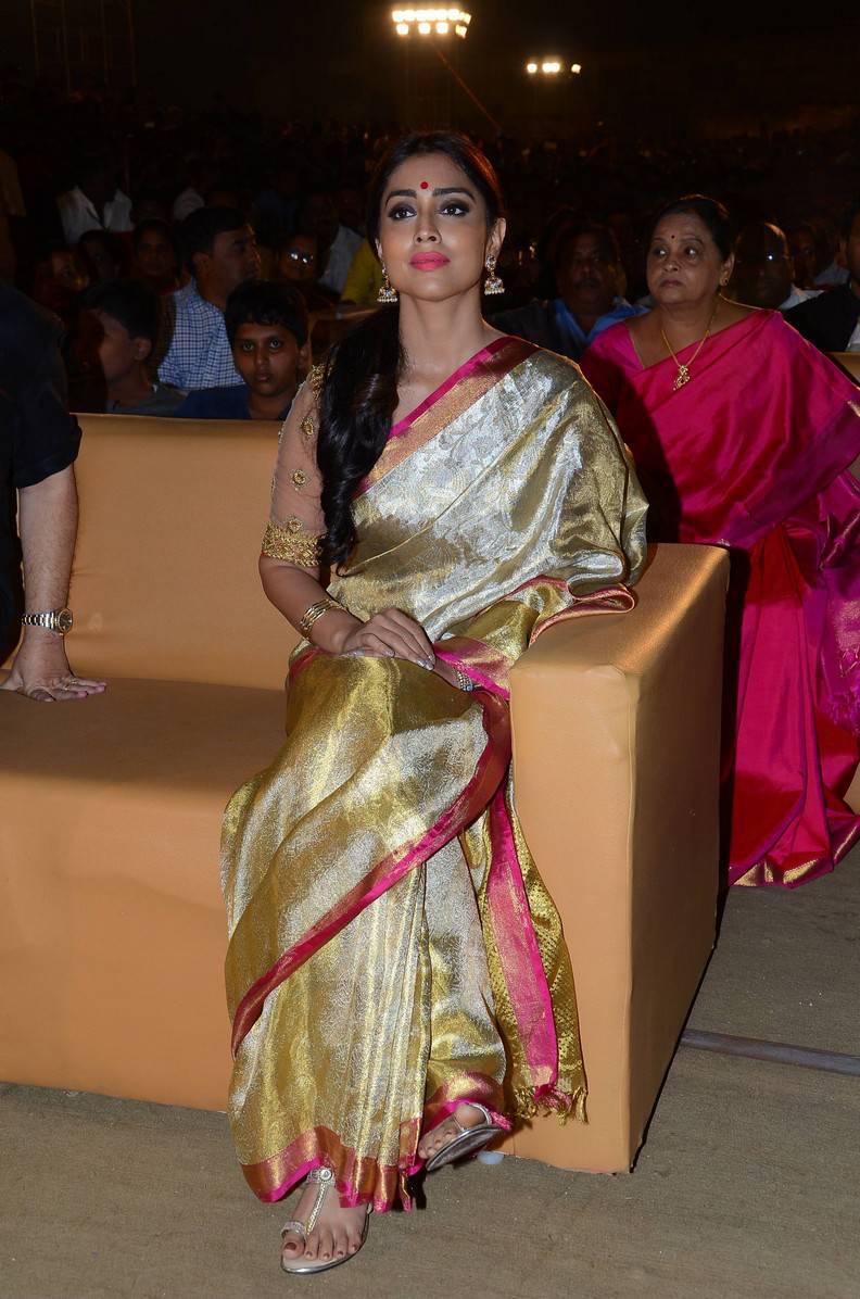 South Indian actress Shriya Saran at Gautamiputra Satakarni audio launch. Gautamiputra Satakarni,Gautamiputra Satakarni audio launch,Shriya Saran,Hema Malini,Nandamuri Balakrishna,Balakrishna,Celebs at Gautamiputra Satakarni audio launch,Gautamiputra Satakarni audio launch pics,Gautamiputra Satakarni audio launch images,Gautami
