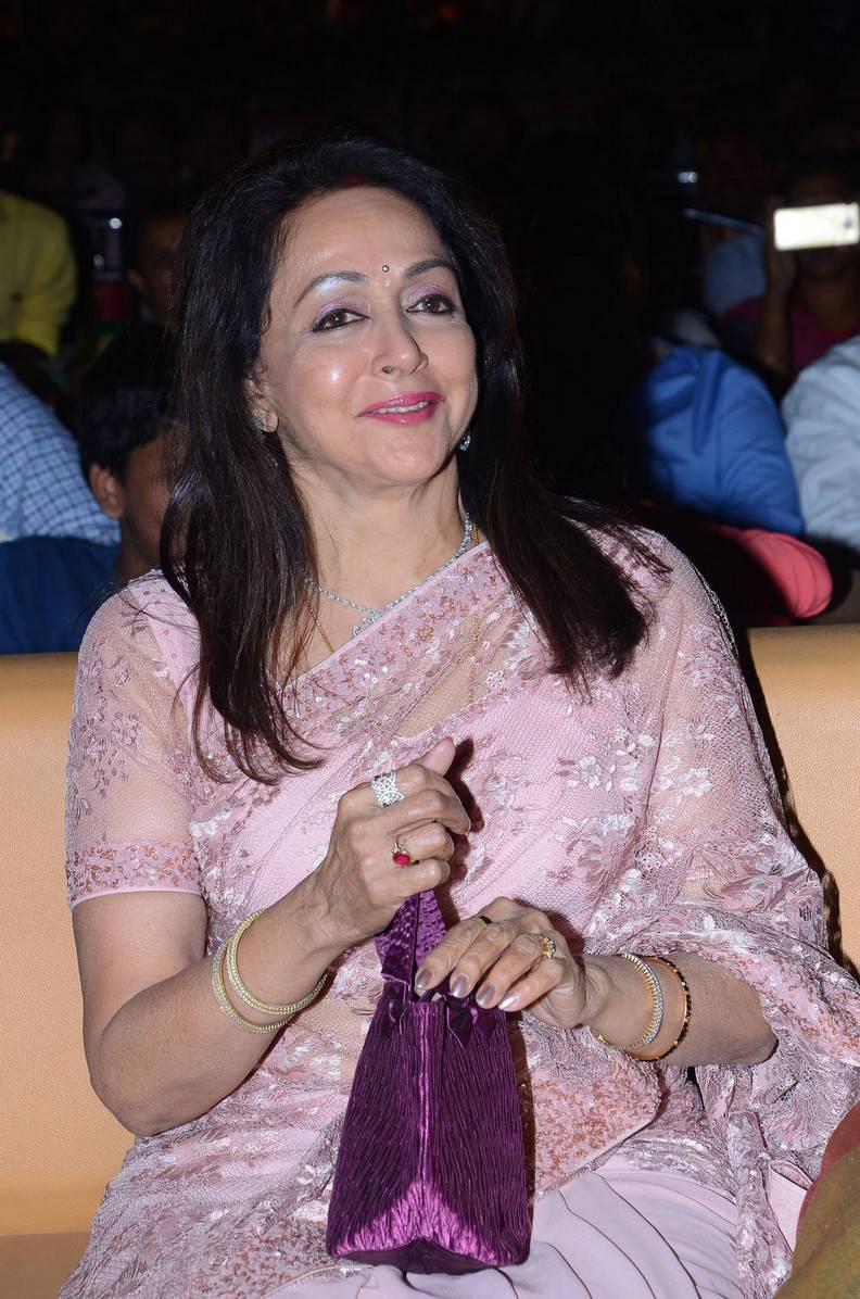 Bollywood actress Hema Malini at Gautamiputra Satakarni audio launch. Gautamiputra Satakarni,Gautamiputra Satakarni audio launch,Shriya Saran,Hema Malini,Nandamuri Balakrishna,Balakrishna,Celebs at Gautamiputra Satakarni audio launch,Gautamiputra Satakarni audio launch pics,Gautamiputra Satakarni audio launch images,Gautami