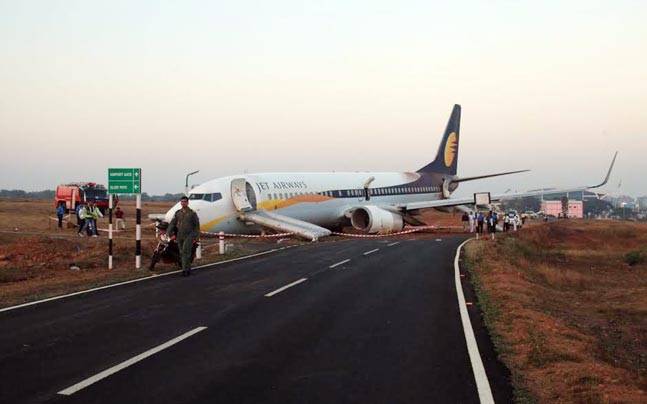 Jet Airways Goa-Mumbai flight with 154 passengers and seven crew members, skidded off the runway at Dabolim Airport. Jet Airways flight,Jet Airways,Jet Airways flight skids,Jet Airways flight skids off runway,Jet Airways off runway,Dabolim Airport,Dabolim Airport Runway,Goa Dabolim Airport,Jet Airways skids,Jet Airways skids runway