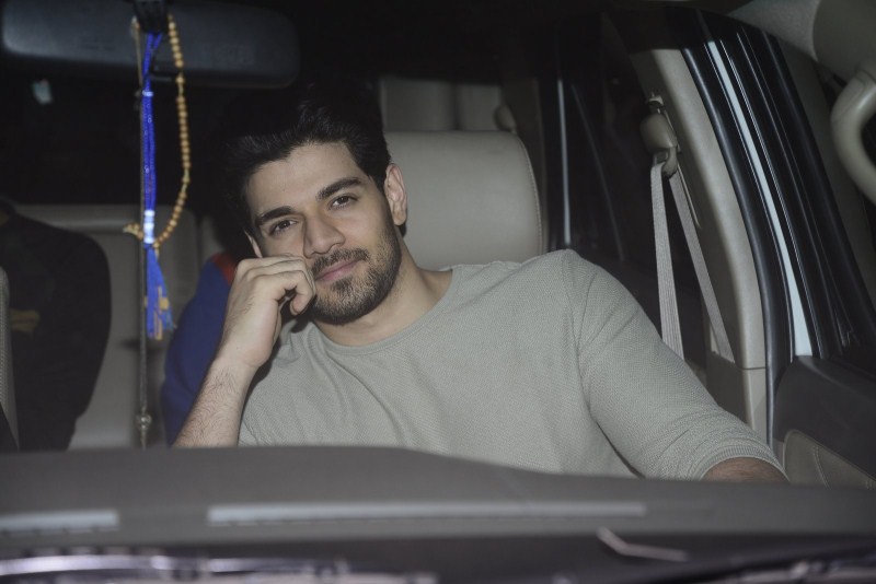 Sooraj Pancholi arrives for actor Salman Khan's 51st birthday party in Panvel. Salman Khan,Salman Khan 51st birthday party,Salman Khan birthday party,Celebs at Salman Khan birthday party,Sushant Singh,Preity Zinta,Bipasha Basu,Luv Sinha,Palak Muchhal,Mudassar Khan,Vatsal Sheth,Armaan Malik,Himesh Reshammiya,Remo D'Souza,Ramesh