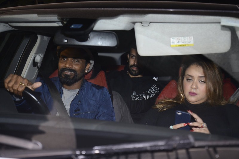Choreographer Remo D'Souza arrives for actor Salman Khan's 51st birthday party in Panvel. Salman Khan,Salman Khan 51st birthday party,Salman Khan birthday party,Celebs at Salman Khan birthday party,Sushant Singh,Preity Zinta,Bipasha Basu,Luv Sinha,Palak Muchhal,Mudassar Khan,Vatsal Sheth,Armaan Malik,Himesh Reshammiya,Remo D'Souza,Ramesh