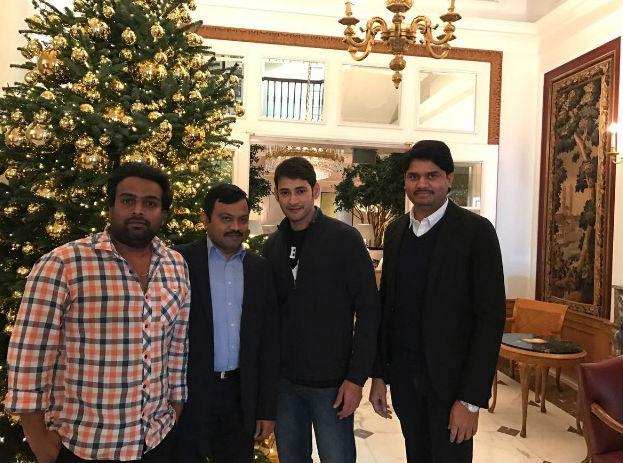 South Indian actor Mahesh Babu and his family celebrates Christmas festival. Mahesh Babu,Mahesh Babu family,Mahesh Babu celebrates Christmas festival,Mahesh Babu celebrates Christmas,Mahesh Babu celebrates Christmas pics,Mahesh Babu celebrates Christmas images,Mahesh Babu celebrates Christmas photos,Mahesh Babu celebrates Christma