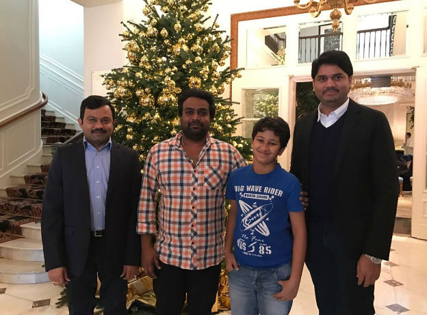 South Indian actor Mahesh Babu and his family celebrates Christmas festival. Mahesh Babu,Mahesh Babu family,Mahesh Babu celebrates Christmas festival,Mahesh Babu celebrates Christmas,Mahesh Babu celebrates Christmas pics,Mahesh Babu celebrates Christmas images,Mahesh Babu celebrates Christmas photos,Mahesh Babu celebrates Christma
