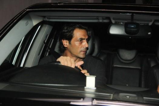Celebs like Shraddha Kapoor, Arjun Rampal spotted outside Farhan Akhtar's house at Bandra.