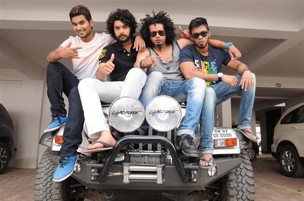 Meow is an upcoming Tamil movie directed by Chinaas Palanisamy and produced by Vincent Adaikalaraj under the banner Global Woods Movies. The film features Selfie Cat, Sanjay Micky, Raja, Kumar, Hayden, Shiny, Urmila Gayathri Iyer in the lead role. Raja,Urmila Gayathri Iyer,Meow movie stills,Meow movie pics,Meow movie images,Meow movie pictures,Meow movie photos,Tamil movie Meow,Meow pics,Meow images,Meow photos,Meow stills,Meow pictures