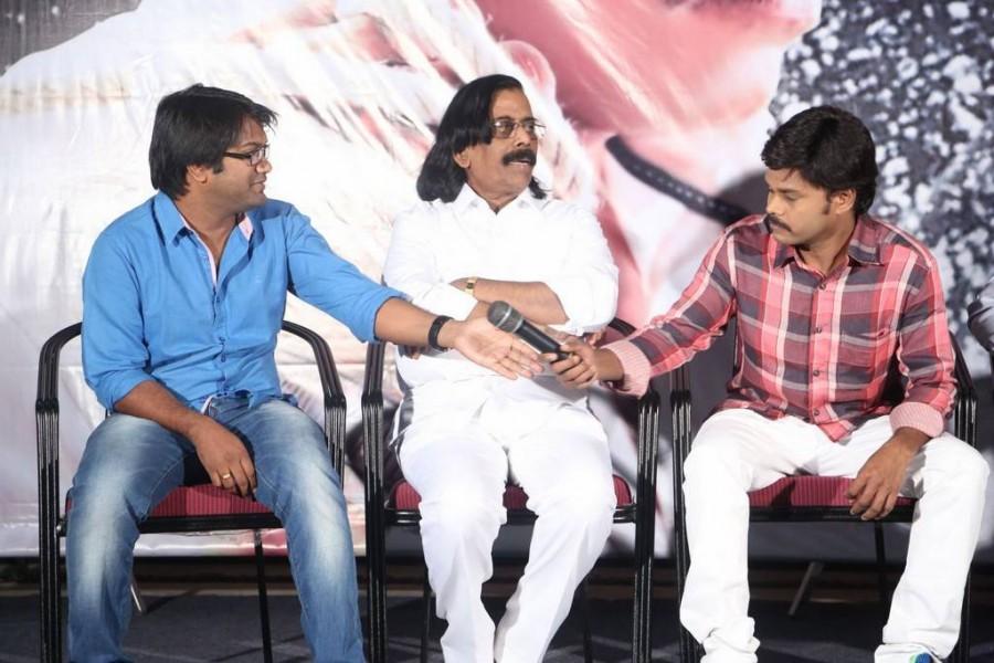 Telugu movie Saptagiri Express success meet held at Hyderabad. Celebs like Saptagiri, Arun Pawar, C Ram Prasad, Goutham Raju, Dr. K. Ravi Kiran and others graced the event. Saptagiri,Arun Pawar,Saptagiri Express,Saptagiri Express success meet,Saptagiri Express success meet pics,Saptagiri Express success meet images,Saptagiri Express success meet photos,Saptagiri Express success meet stills,Saptagiri Express success meet pict