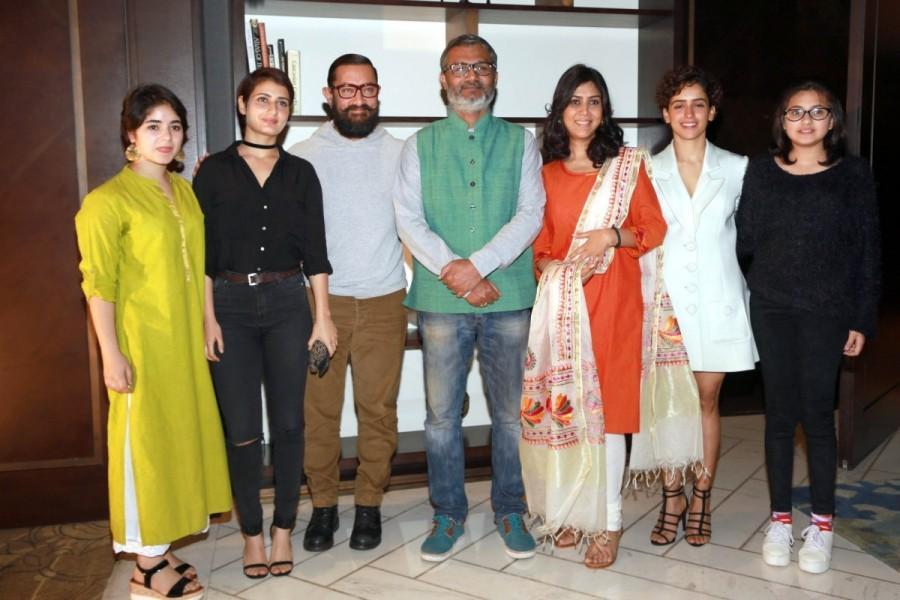 Actors Zaira Wasim, Fatima Sana Shaikh, Aamir Khan, Sanya Malhotra and Suhani Bhatnagar during a press conference to promote film "Dangal" in New Delhi on Dec 27, 2016. Zaira Wasim,Fatima Sana Shaikh,Aamir Khan,Sanya Malhotra,Suhani Bhatnagar,Dangal press conference,Dangal movie press conference,Dangal press conference pics,Dangal press conference images,Dangal press conference photos,Dangal press conference stills,Danga