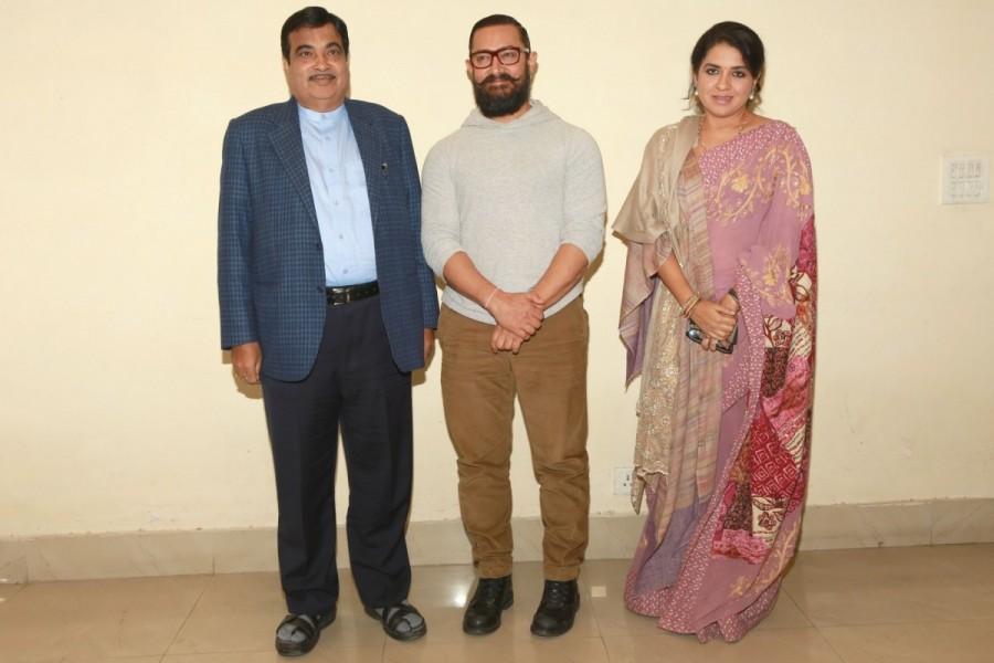 Union Minister for Road Transport and Highways Nitin Gadkari, BJP leader Shaina NC and actor Aamir Khan during a special screening of film "Dangal" in New Delhi on Dec 27, 2016. Aamir Khan,Nitin Gadkari,Shaina NC,Union Minister for Road Transport,Dangal Special screening,Dangal movie Special screening,Dangal Special screening pics,Dangal Special screening images,Dangal Special screening photos,Dangal Special screening stills,Dang
