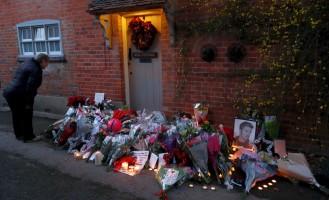 George Michael,Fans pay tribute to George Michael,george michael dead,George Michael Christmas death,Christmas Day