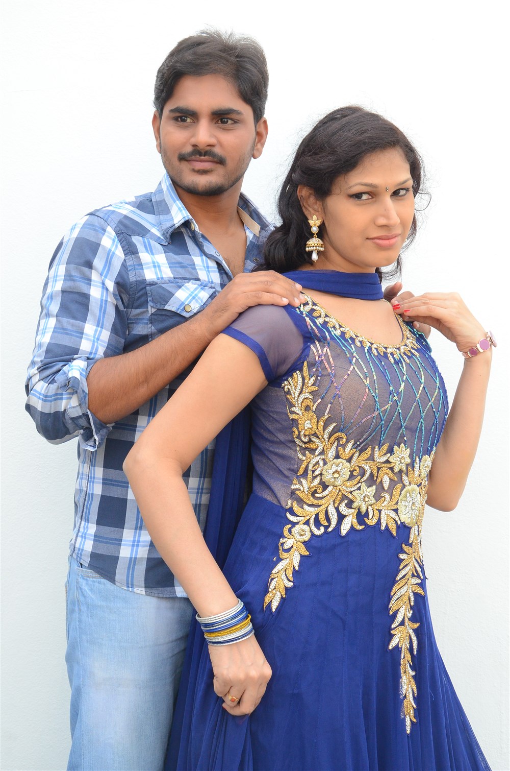 Telugu movie Miss India Telugu launch event held at Hyderabad. Celebs like Ravi Teja, Sirisha, Veeram Reddy, Thadi Manohar Kumar and Kavitha graced the event. Miss India movie launch,Miss India,Telugu movie Miss India,Ravi Teja,Sirisha,Veeram Reddy,Thadi Manohar Kumar,Miss India movie launch pics,Miss India movie launch images,Miss India movie launch photos,Miss India movie launch stills,Miss India movie launch