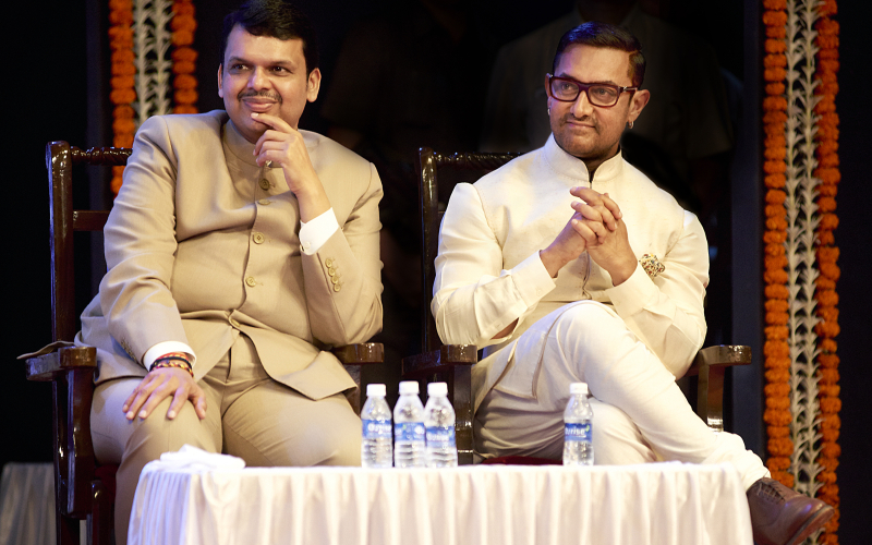After receiving tremendous success with the pilot edition of the Satyamev Jayate Water Cup, which created an annual water storage capacity of 1,368 crore litres in three talukas of Maharashtra, Paani Foundation launches Satyamev Jayate Water Cup's second edition in thirty talukas of the state. Aamir Khan and Kiran Rao,Aamir Khan,Kiran Rao,Paani Foundation Announces Satyamev Jayate Water Cup,Satyamev Jayate,Satyamev Jayate Water Cup,Satyamev Jayate Water Cup Second Edition