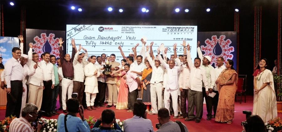 The names of the thirty talukas eligible to participate in Satyamev Jayate Water Cup 2 will be announced at a Press Conference on 3rd January 2017, 4:30 pm onwards at the Sahyadri State Guest House in Mumbai. Those who will be present at the launch ceremony include the Honourable Chief Minister of Maharashtra, Mr. Devendra Fadnavis, Paani Foundation’s founders Mr. Aamir Khan and Ms. Kiran Rao, Paani Foundation’s CEO Mr. Satyajit Bhatkal and a large number of stars from the film industry. A special music video created for the Water Cup will be launched on the occasion. The music for this has been composed by Ajay-Atul, lyrics are by Mr. Guru Thakur and the music video has been shot by Mr. Nagraj Manjule. The creative team for the music video will also be present at the Press Conference. Aamir Khan and Kiran Rao,Aamir Khan,Kiran Rao,Paani Foundation Announces Satyamev Jayate Water Cup,Satyamev Jayate,Satyamev Jayate Water Cup,Satyamev Jayate Water Cup Second Edition