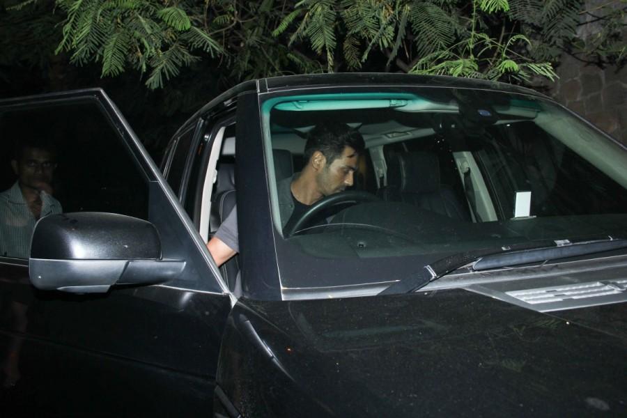 Bollywood actor Arjun Rampal spotted at Alam Hakim studio at Bandra. Arjun Rampal spotted at Alam Hakim,Arjun Rampal spotted at Alam Hakim studio,Arjun Rampal at Alam Hakim studio,Alam Hakim studio,Arjun Rampal spotted at Bandra,Arjun Rampal pics,Arjun Rampal images,Arjun Rampal photos,Arjun Rampal stills,Arjun Rampal pict