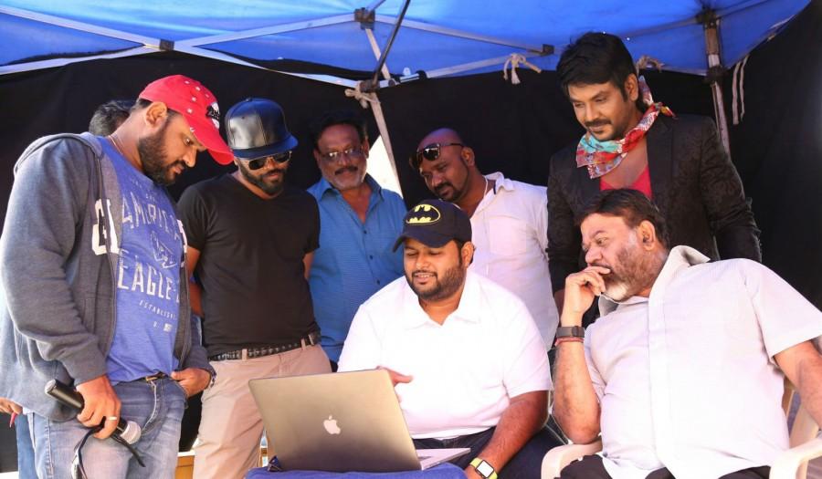 Shivalinga is an upcoming Tamil horror comedy movie written, directed by P. Vasu and produced by R. Ravindran. Starring Raghava Lawrence and Ritika Singh in the lead role, while Shakthi, Vadivelu, Radharavi, Bhanupriya, Urvashi and Madhuvanti Arun are in the supporting characters. Shivalinga working stills,Shivalinga,Tamil movie Shivalinga,Raghava Lawrence,Ritika Singh,Vadivelu,Radharavi,Bhanupriya,Urvashi,Shivalinga working pics,Shivalinga working images,Shivalinga working photos,Shivalinga working pictures