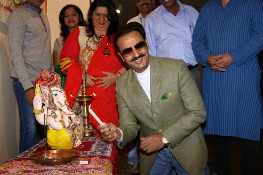 Actor Gulshan Grover during the inauguration of an exhibition Nature Redifined by artist Prasad Nagarkar in Mumbai on Jan. 2, 2016. Gulshan Grover,actor Gulshan Grover,Nature Redefine Art Exhibition,artist Prasad Nagarkar,Prasad Nagarkar,Gulshan Grover pics,Nature Redefine Art Exhibition pics,Nature Redefine Art Exhibition images,Nature Redefine Art Exhibition photos,Nature Redefine A