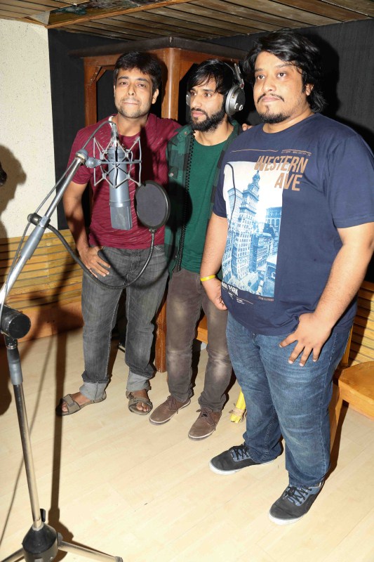 Singers Ehsan Asghar and Divya Kumar during the recording of the song Wo Jannat Ki Jagir in Mumbai on Jan. 2, 2016. Ehsan Asghar,Divya Kumar,Singers Ehsan Asghar and Divya Kumar,Wo Jannat Ki Jagir,song Wo Jannat Ki Jagir,Recording of the music album,Wo Jannat Ki Jagir music