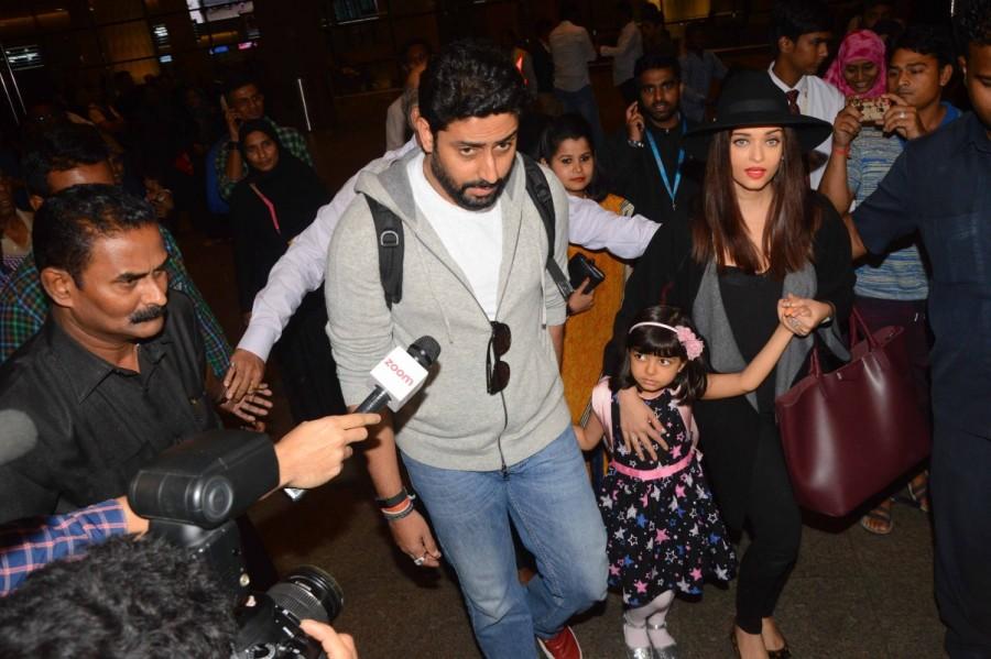 Bollywood actor Abhishek Bachchan, Aishwarya Rai and Aaradhya back home after New Year Celebrations. Abhishek Bachchan,Aishwarya Rai,Aaradhya bachchan,Aaradhya,Aishwarya Rai Bachchan,New Year Celebrations,actor Abhishek Bachchan,actress Aishwarya Rai