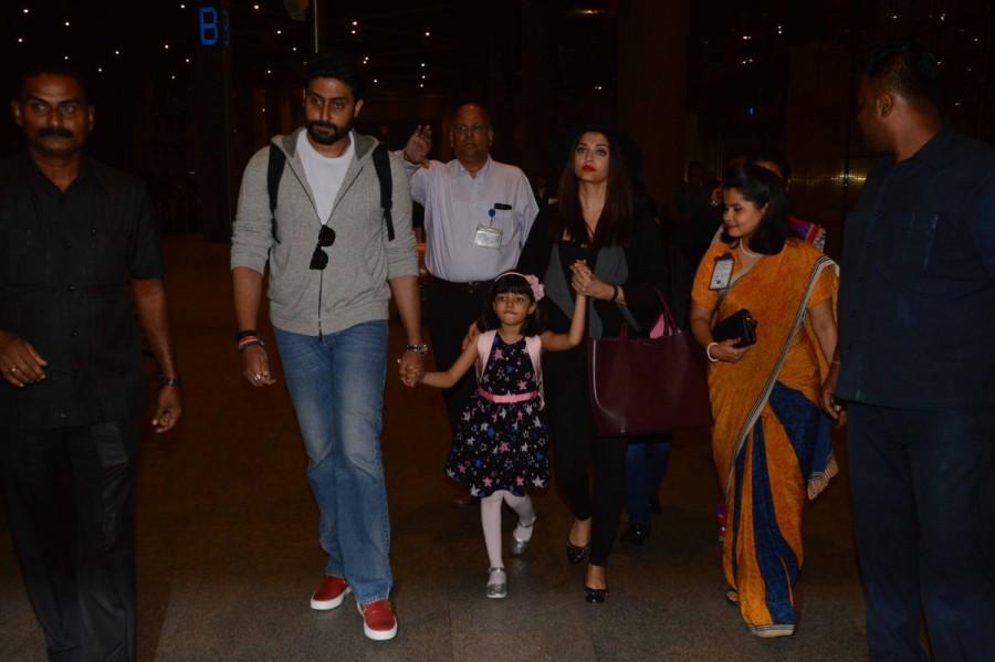Bollywood actor Abhishek Bachchan, Aishwarya Rai and Aaradhya back home after New Year Celebrations. Abhishek Bachchan,Aishwarya Rai,Aaradhya bachchan,Aaradhya,Aishwarya Rai Bachchan,New Year Celebrations,actor Abhishek Bachchan,actress Aishwarya Rai