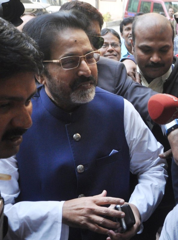 Lok Sabha MP and leader of Trinamool Congress parliamentary party Sudip Bandyopadhyay arrives to appear before CBI in connection with the Rose Valley chit fund scam in Kolkata on Jan 3, 2017. TMC MP Sudip Bandyopadhyay,Sudip Bandyopadhyay,Sudip Bandyopadhyay appears before CBI,Lok Sabha MP,Trinamool Congress parliamentary party,CBI,Rose Valley chit fund scam,Rose Valley chit fund