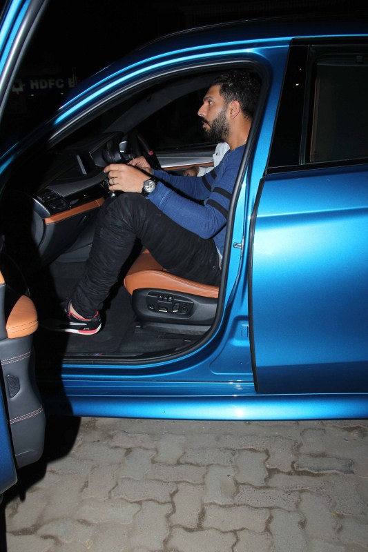 Newlyweds Yuvraj Singh and Hazel Keech snapped at Estella Restaurant. Yuvraj Singh and Hazel Keech,Yuvraj Singh,Hazel Keech,Yuvraj Singh snapped at Estella Restaurant,Hazel Keech snapped at Estella Restaurant