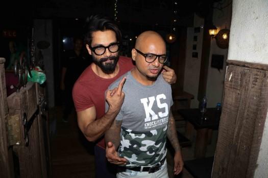 Bollywood actor Shahid Kapoor spotted at Alam Hakim studio at Bandra.