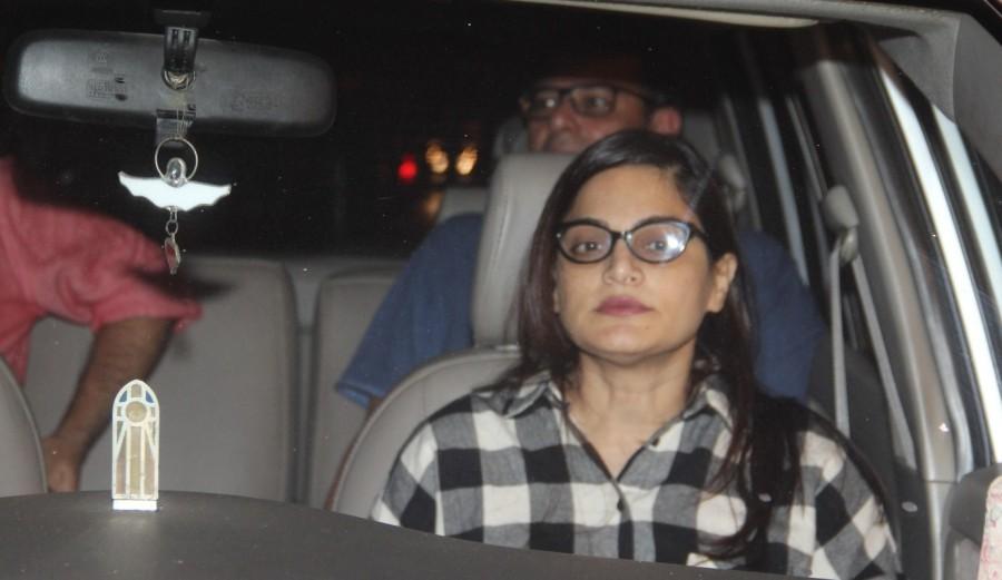 Bollywood celebs like Salman Khan, Alvira, Atul Agnihotri spotted at Bandra. Salman Khan,Alvira,Atul Agnihotri,Salman Khan spotted at Bandra,Alvira spotted at Bandra,Atul Agnihotri spotted at Bandra,Salman Khan pics,Salman Khan images,Salman Khan photos,Salman Khan stills