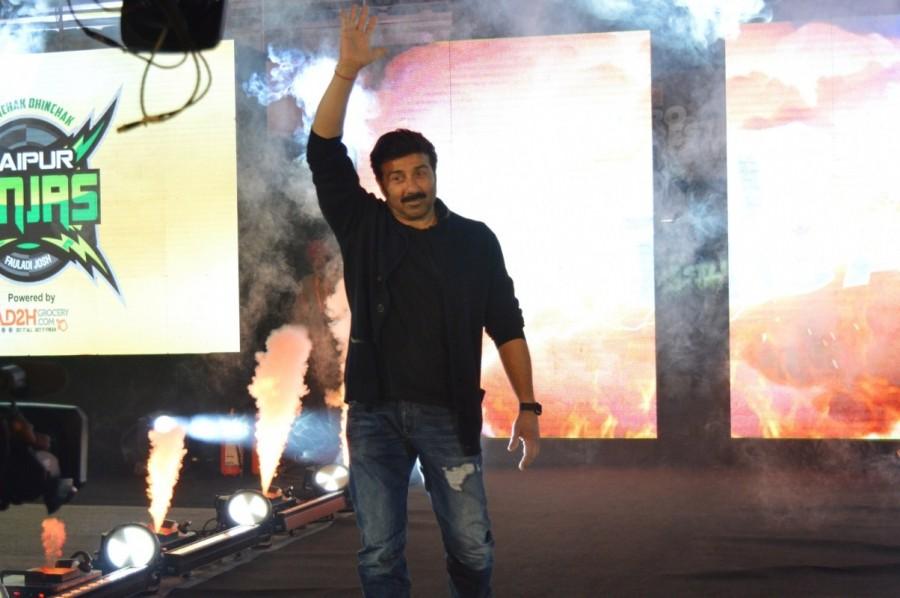 Actor Sunny Deol during Pro Wrestling League 2017 at the KD Jadhav Indoor Stadium in New Delhi on Jan 3, 2017. Sunny Deol,actor Sunny Deol,Pro Wrestling League 2017,Pro Wrestling League,KD Jadhav Indoor Stadium,Pro Wrestling League pics,Sunny Deol pics,Sunny Deol images,Sunny Deol photos,Sunny Deol stills,Sunny Deol pictures