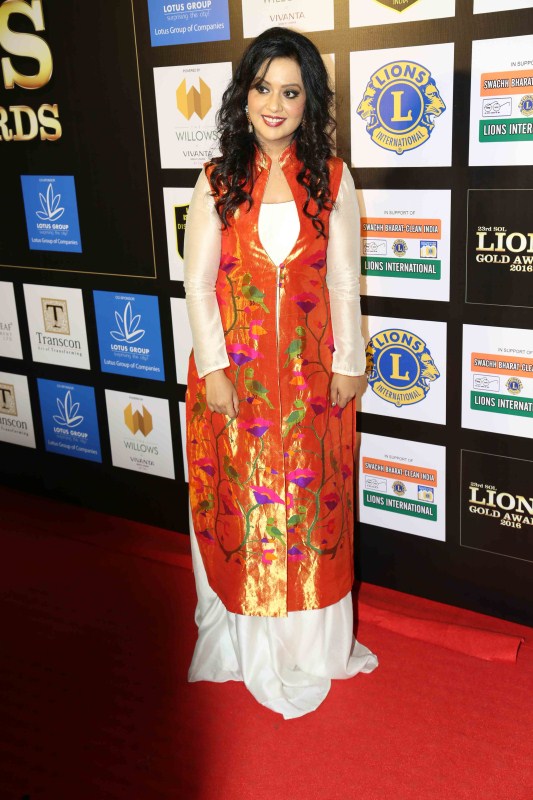 Maharashtra Chief Minister Devendra Fadnavis wife Amruta Fadnavis spotted during the 23rd SOL Lions Gold Awards in Mumbai, India on January 4, 2017. 23rd SOL Lions Gold Awards,23rd SOL Lions Gold,Aishwarya Rai Bachchan,Tiger Shroff,Govinda,Ankita Shrivastava,Amruta Fadnavis,Mannara Chopra,Arsheen Nawdar,23rd SOL Lions Gold Awards pics,23rd SOL Lions Gold Awards images,23rd SOL Lions Gold Awards stills