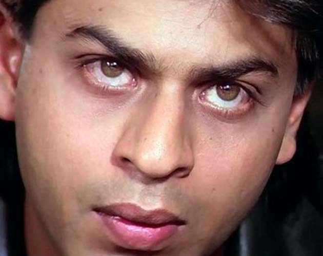 The last few times when we had seen SRK perform some raw and rugged action were in iconic films like Baazigar, Darr and Anjam. SRK had won tremendous accolades for his performance which have gone ahead and become some cult films of all times! Infact, SRK and director Rahul Dholakia have ensured that each action sequence has a flavour of its own. Every sequence has a different meaning which has been complimented by a strong background music and makes one feel that the actions have come alive! Raees,Baazigar,Darr,Anjam,Fan,Shah Rukh Khan,SRK,Shah Rukh Khan in negative character,SRK in negative character
