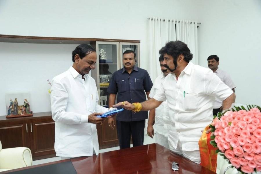 South Indian actor Nandamuri Balakrishna met Telangana Chief Minister K Chandrasekhar Rao. Nandamuri Balakrishna,Balakrishna,Nandamuri Balakrishna meets Chandrasekhar Rao,Chandrasekhar Rao,CM K Chandrasekhar Rao,Telangana Chief Minister
