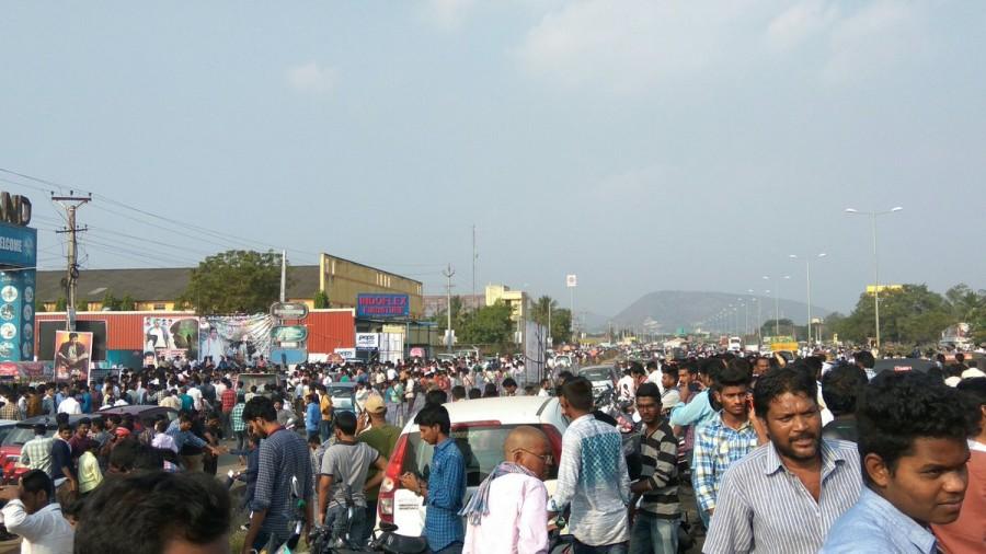 Crowd at Chiranjeevi's Khaidi No 150 pre-release function. Chiranjeevi,Khaidi No 150 pre-release function,Khaidi No 150,Khaidi No 150 pre-release function pics,Khaidi No 150 pre-release function images,Khaidi No 150 pre-release function photos,Khaidi No 150 pre-release function stills,Khaidi No 150 pre-release fu