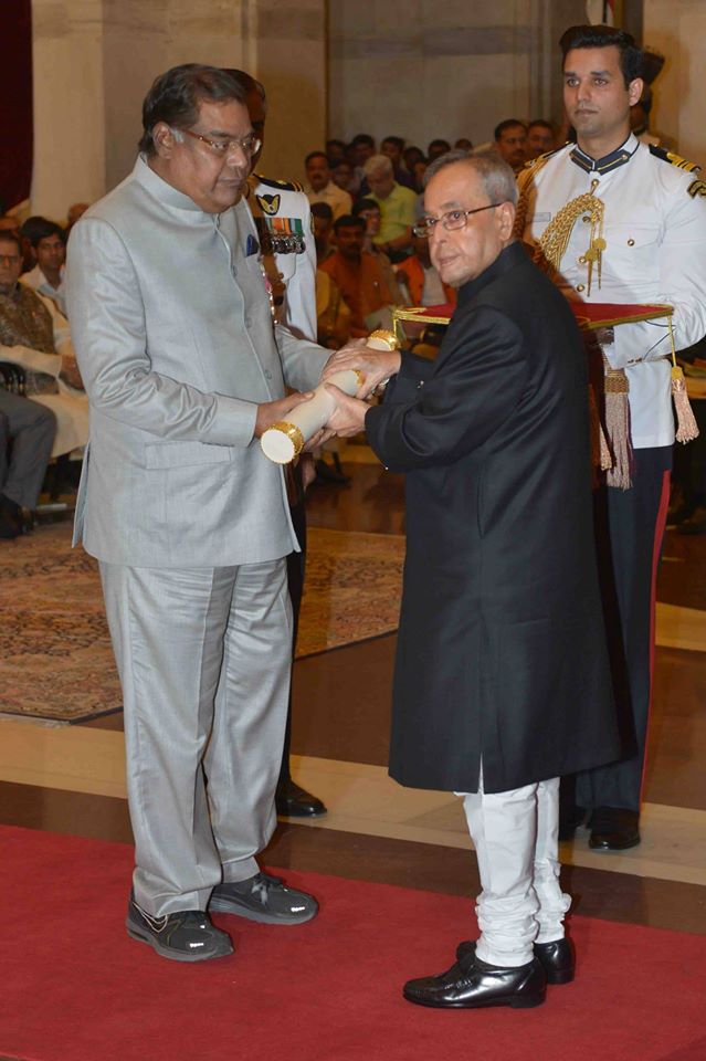 Padma Shri, Padma Bhushan, Padma Vibhushan: Pranab Mukherjee Presents ...