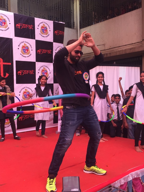 The social initiative by the actor comes at a time when children are found spending more time on electronic gadgets like their mobile phones rather than outdoor sporting activity. Jackky Bhagnani,Aditya ?Thackeray,KASRAT,KASRAT promotion,KASRAT movie promotion