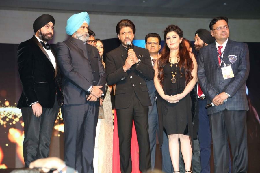 Bollywood actor Shah Rukh Khan and Alia Bhatt spotted during a charity show supporting the 100 pedriatic surgeries in 2017, in Mumbai on January 7, 2017. Shah Rukh Khan and Alia Bhatt,Shah Rukh Khan,Alia Bhatt,SRK,Archana Kochhar,pedriatic surgeries