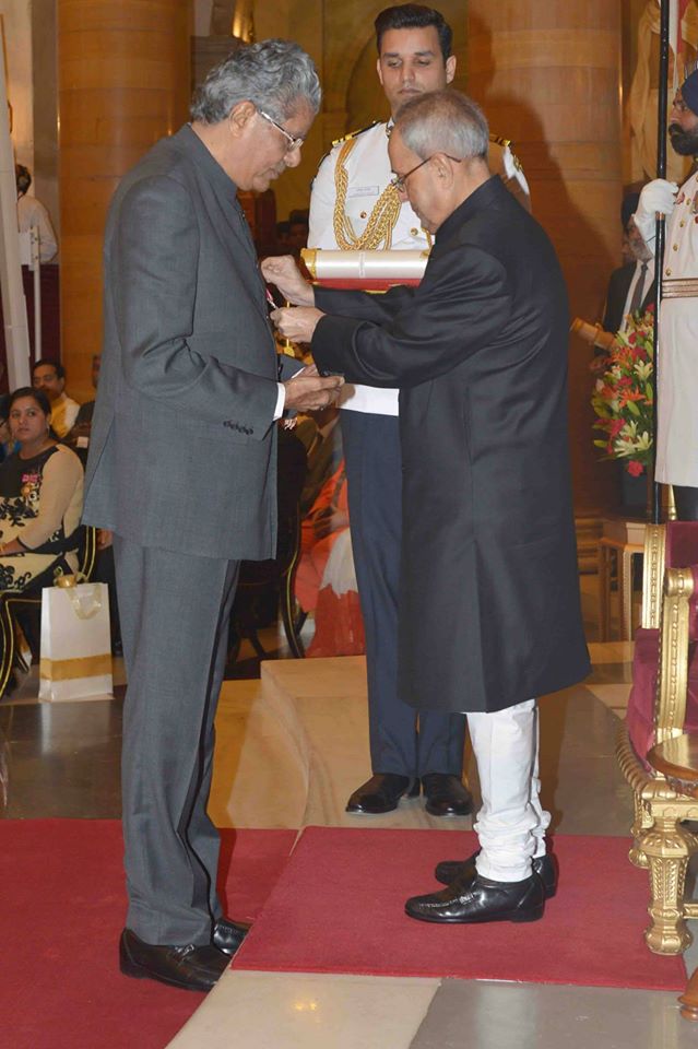 Padma Shri, Padma Bhushan, Padma Vibhushan: Pranab Mukherjee Presents ...