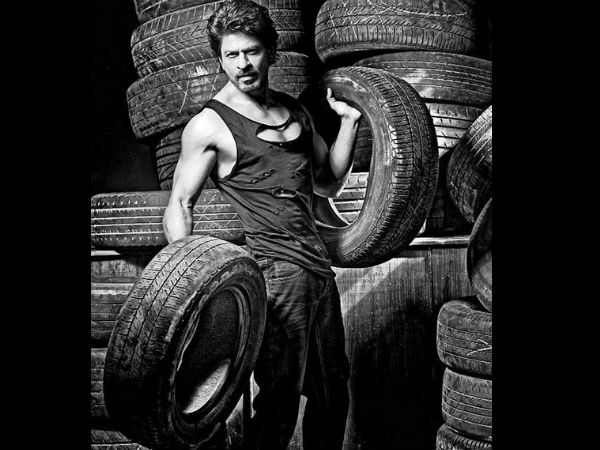 Shahrukh Khan Shahrukh Khan,Amitabh Bachchan,Anushka Sharma,Disha Patani,Vidya Balan,Dabboo Ratnani Calendar 2017,Dabboo Ratnani Calendar,Dabboo Ratnani,Dabboo Ratnani 2017