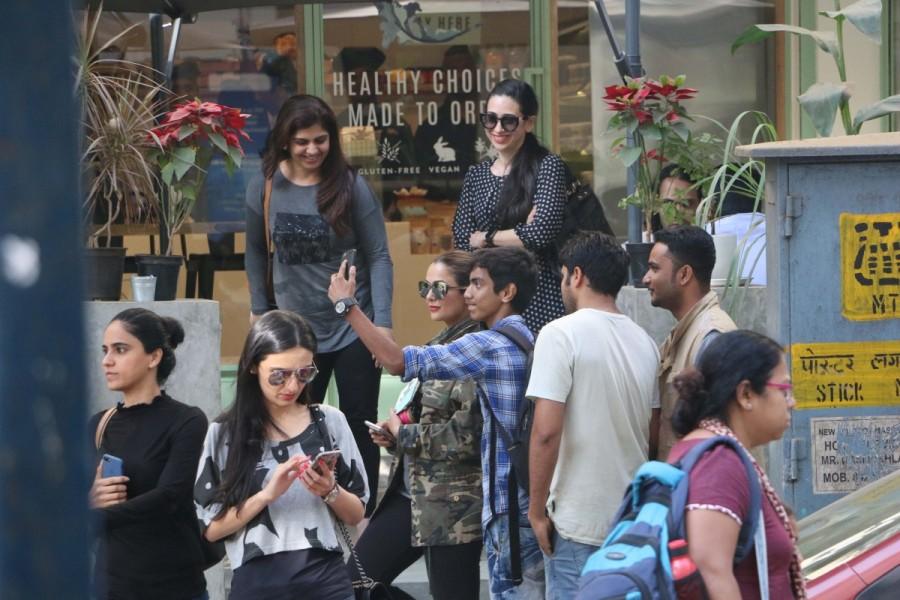 Check out the photos of Bollywood actress Karisma Kapoor and Amrita Arora spotted at Bandra. Karisma Kapoor and Amrita Arora,Karisma Kapoor,Amrita Arora,Karisma Kapoor spotted at Bandra,Amrita Arora spotted at Bandra,Karisma Kapoor at Bandra,Amrita Arora at Bandra